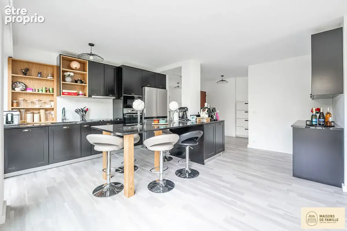 Appartement  5 pièce(s) 98 m2 - photo 2
