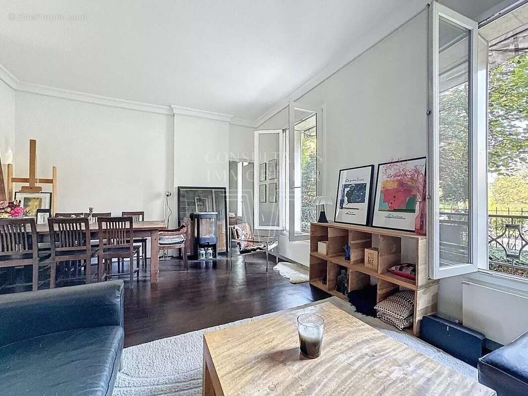 Appartement à PARIS-16E