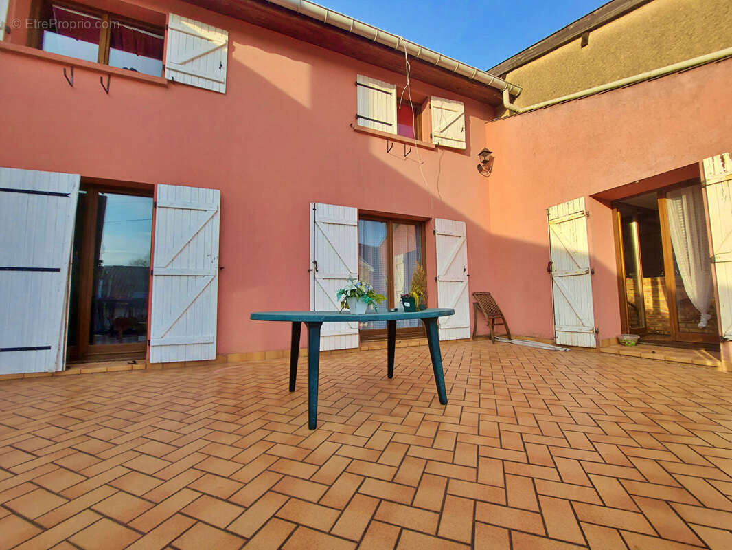 Maison à PAGNY-SUR-MEUSE