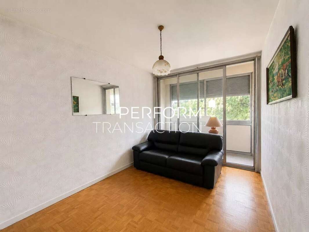 Appartement T3 59 m² à rénover – Eybens Victor Hugo - photo 4