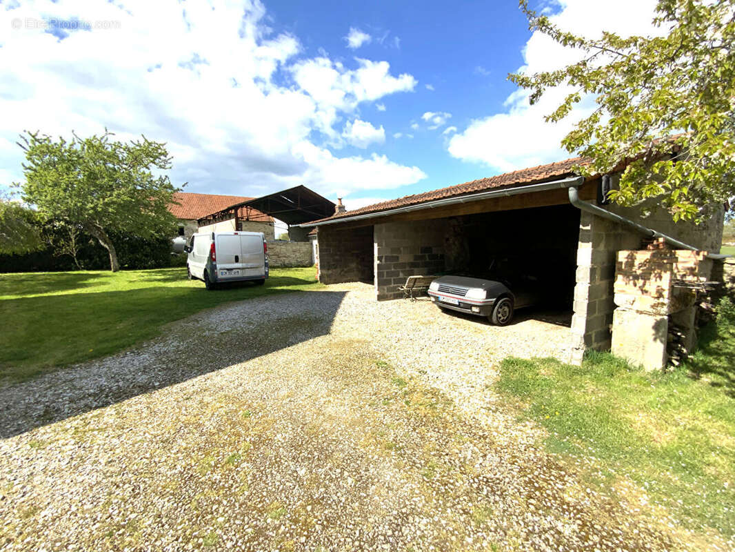 Maison à AUXY