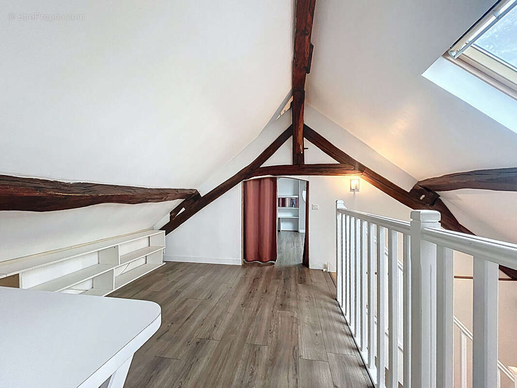 Appartement à NEAUPHLE-LE-CHATEAU