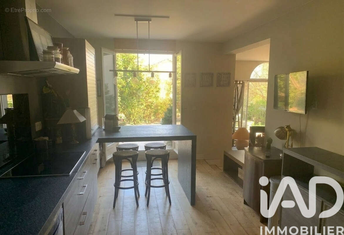 Photo 5 - Maison à VERRIERES-LE-BUISSON