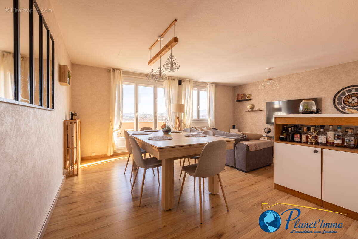 Appartement à SAINT-ETIENNE