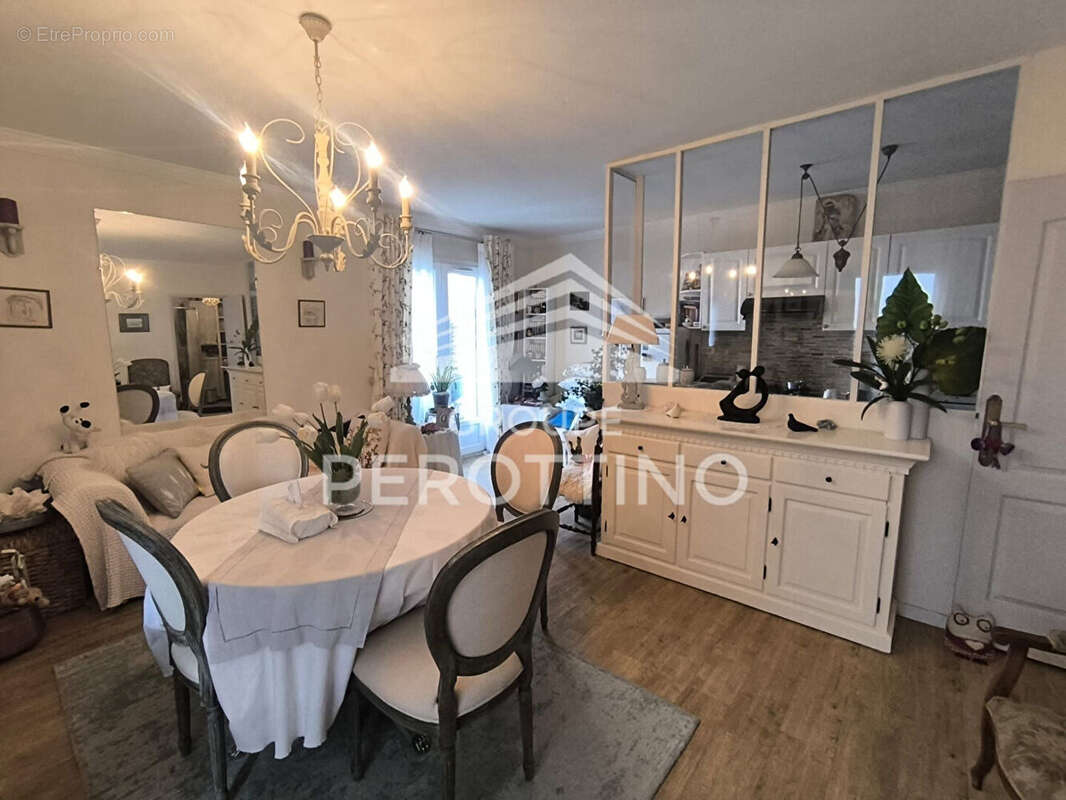 Appartement à SAINT-MAXIMIN-LA-SAINTE-BAUME