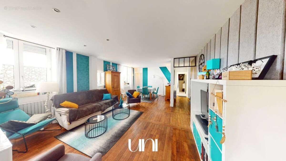 Maison à PORT-EN-BESSIN-HUPPAIN