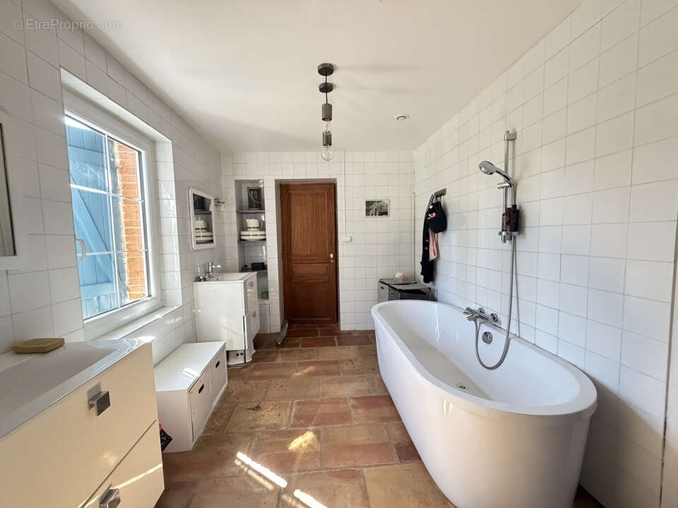 Propriété de 13 000 M2 avec maison de 200 M2 chai de 70 M2 et garage de 80 M2 - photo 11