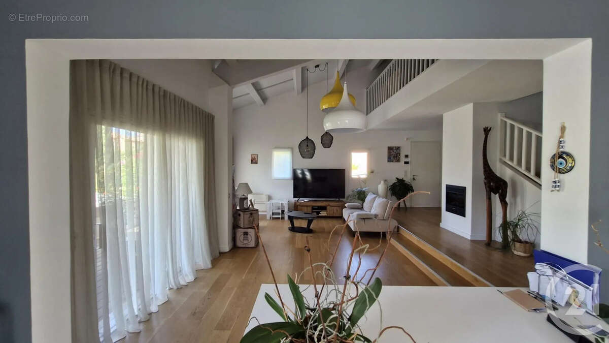 Maison 143 m² à Six-Fours-Les-Plages  - photo 10