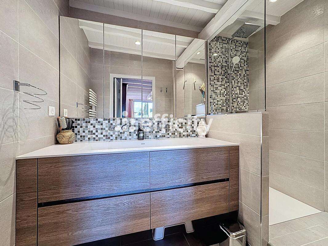 Maison à NEUVILLE-SUR-SAONE