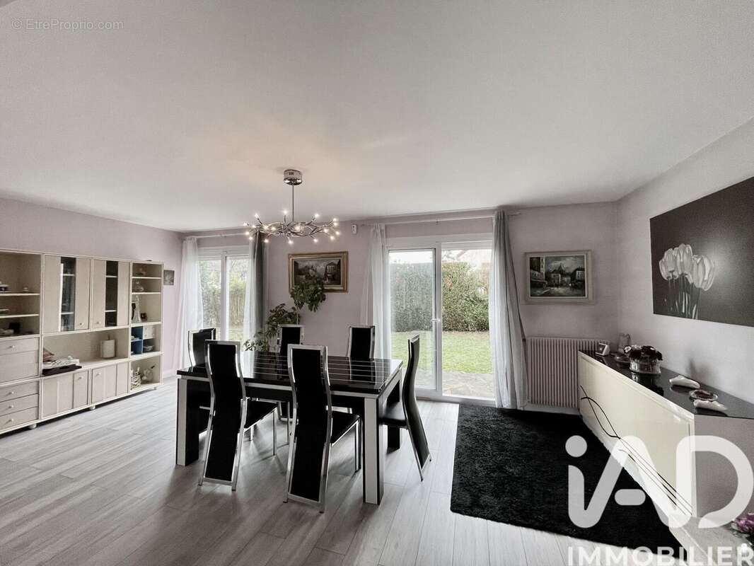 Photo 6 - Maison à SAINTRY-SUR-SEINE