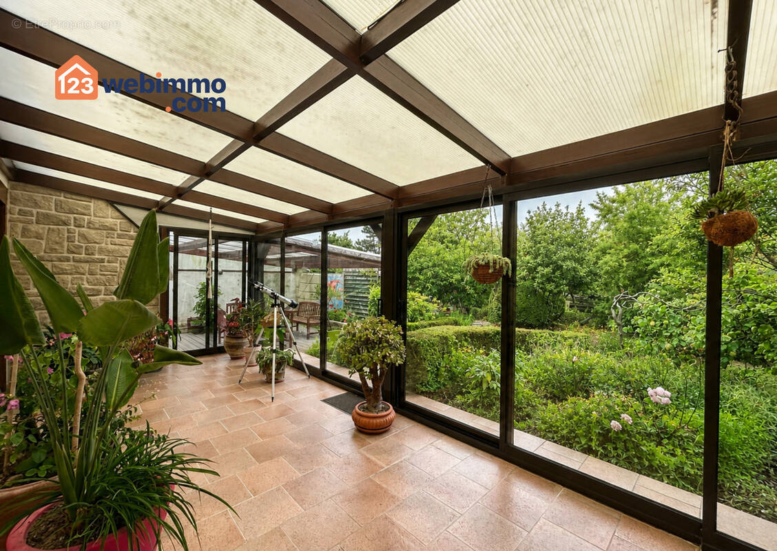 Maison à TREDREZ-LOCQUEMEAU