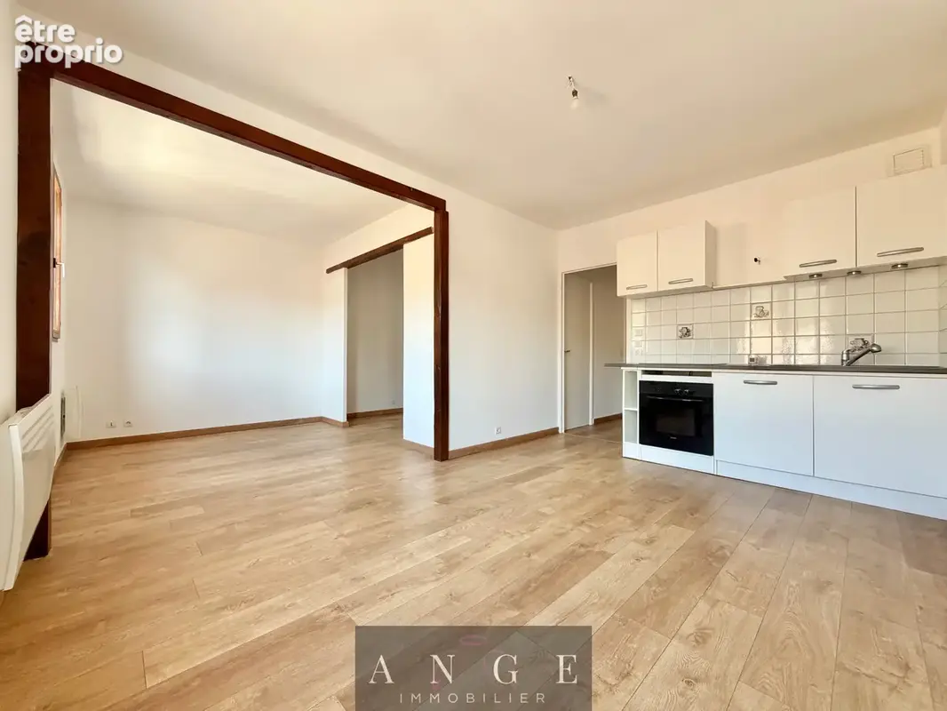 Appartement t2 - 34m2 - dernier etage -centre ville - la farlede - photo 2
