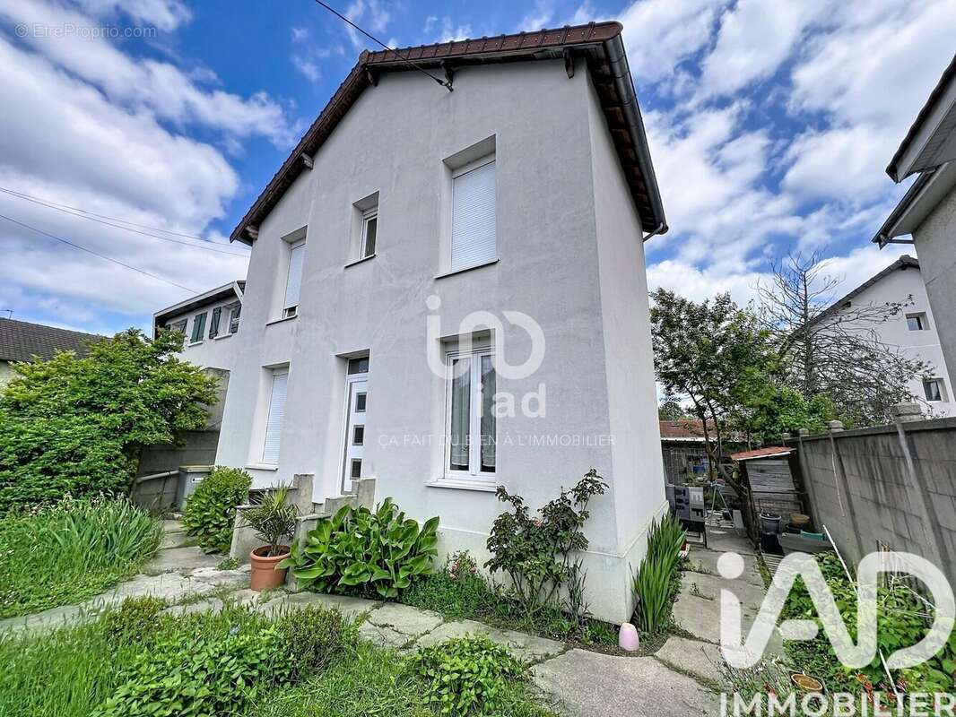 Photo 2 - Maison à LIVRY-GARGAN