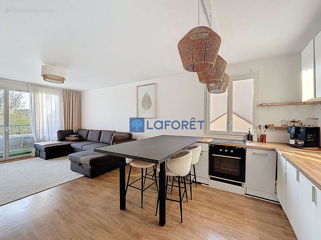 Appartement à SAINT-PIERRE-DU-PERRAY