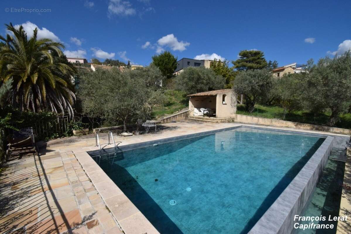 Maison à vendre 7 pièces MANOSQUE (04) - Quartier La Rochette - 169 m² habitable - 4 chambres - Piscine - Garage - 647 000 € hon - photo 19