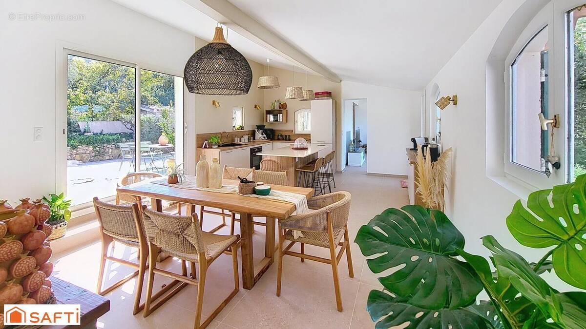 Photo 1 - Maison à LA CADIERE-D'AZUR