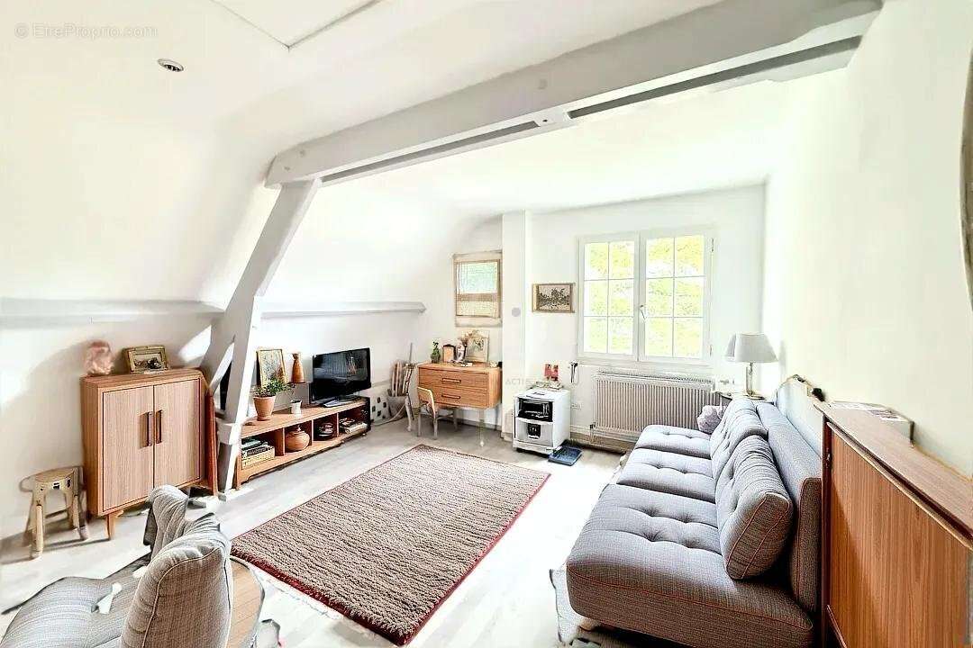 Maison à YEVRE-LA-VILLE