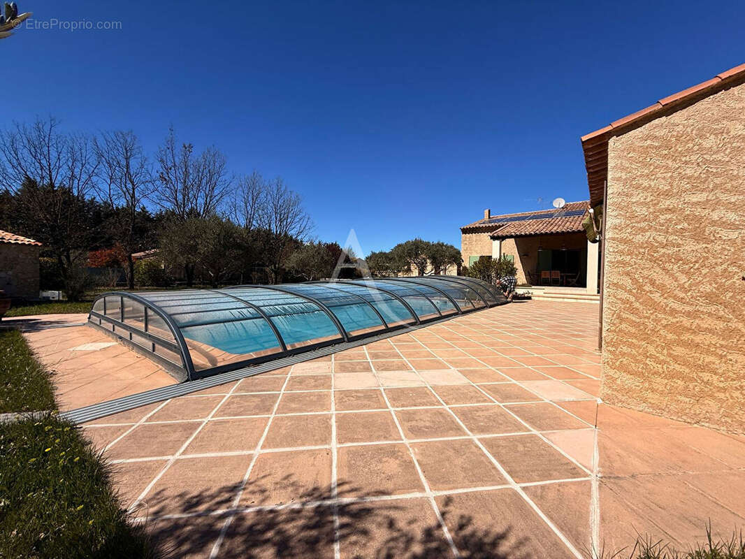 Maison à VINON-SUR-VERDON