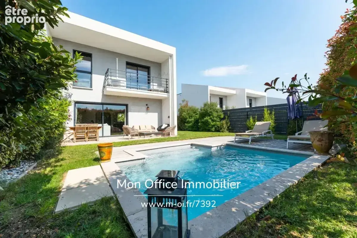 Référence : 7392-AUS - Maison 3 chambres, jardin, piscine et garage - photo 3