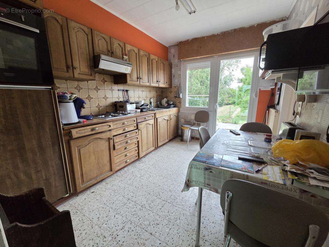 Pavillon individuel a renover 130m² hab sous sol et 1370m² - photo 3