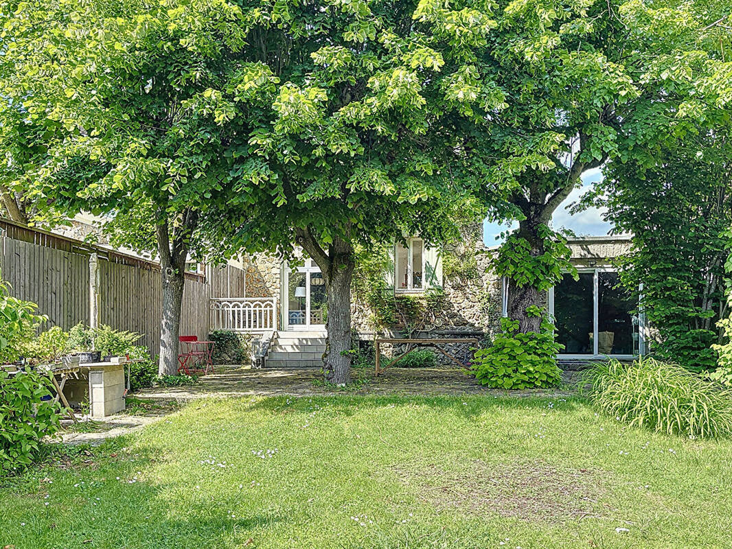 Maison à NEAUPHLE-LE-CHATEAU