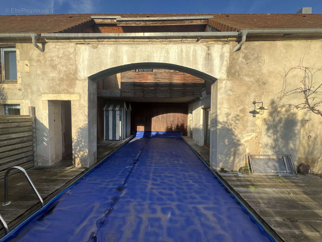 Maison à VARENNES-VAUZELLES