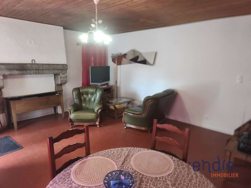 Maison 3 pièces ( 52 m² ) à vendre à MURAT - photo 2