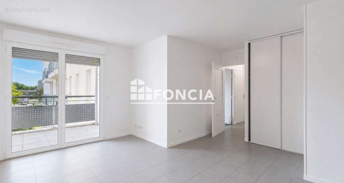 Appartement à DECINES-CHARPIEU