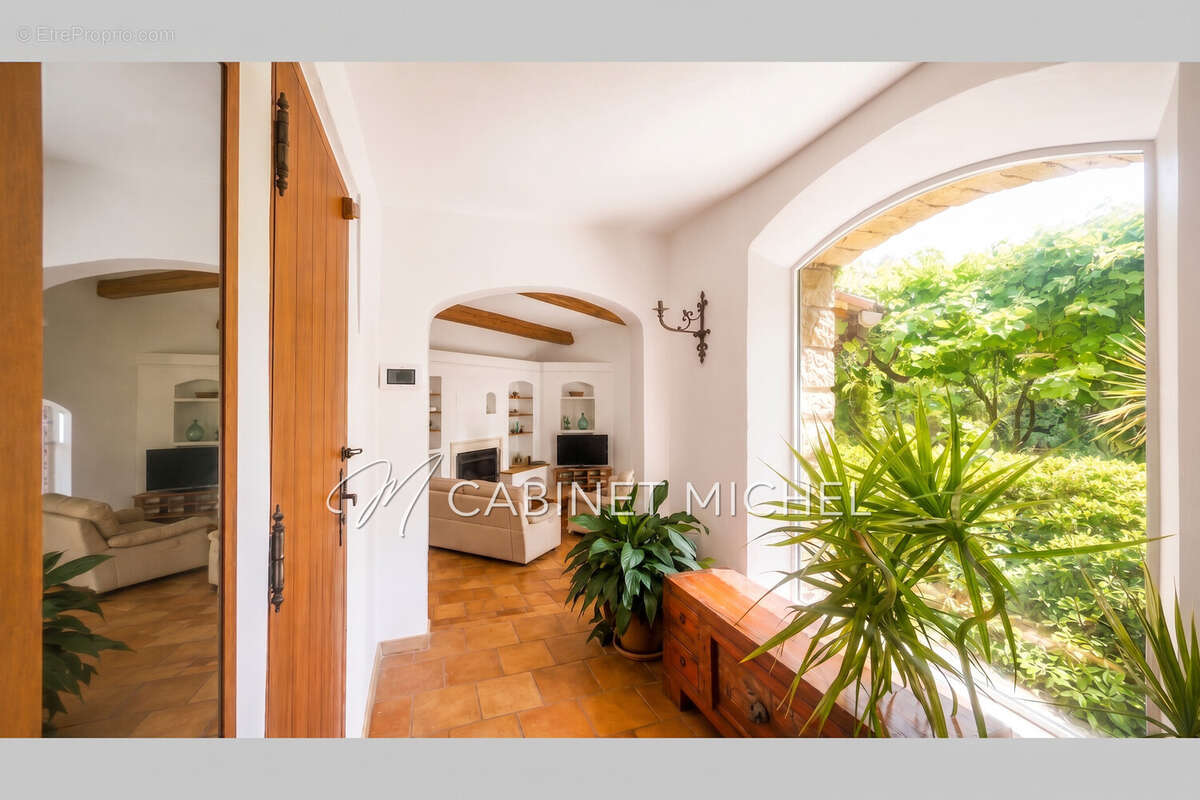 Maison 189 m² à Roquefort-Les-Pins  - photo 5
