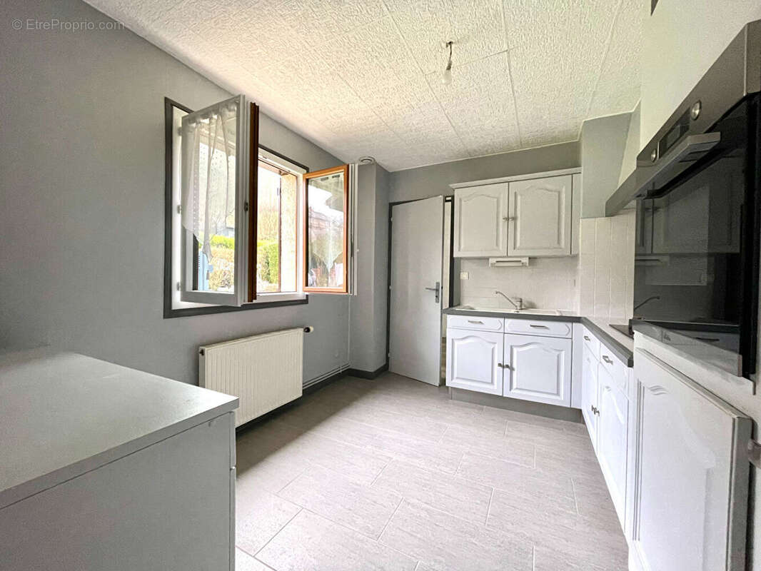 Maison à SAINT-LEGER-DU-BOURG-DENIS