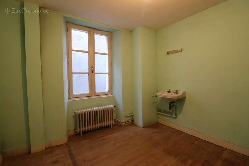 Maison à MAGNAC-LAVAL