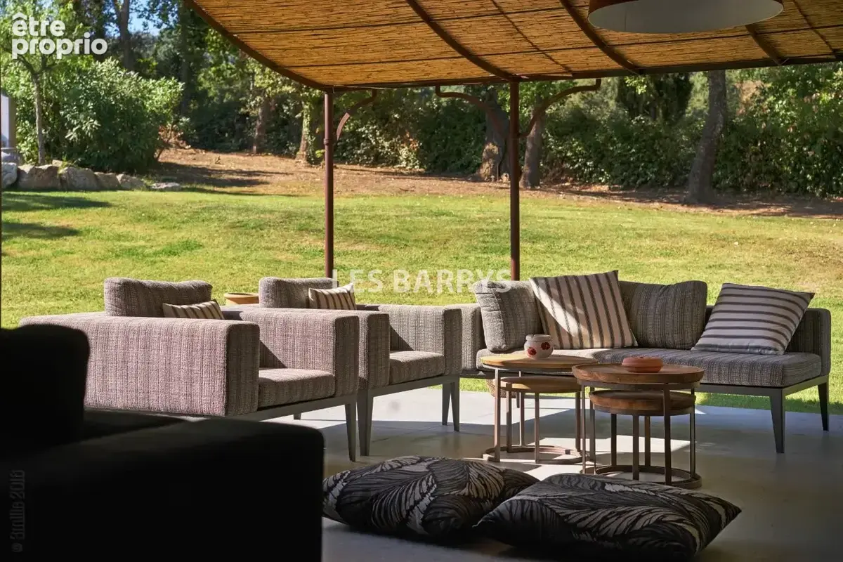 Rare villa de prestige à vendre à Gassin avec piscine et héliport - photo 7