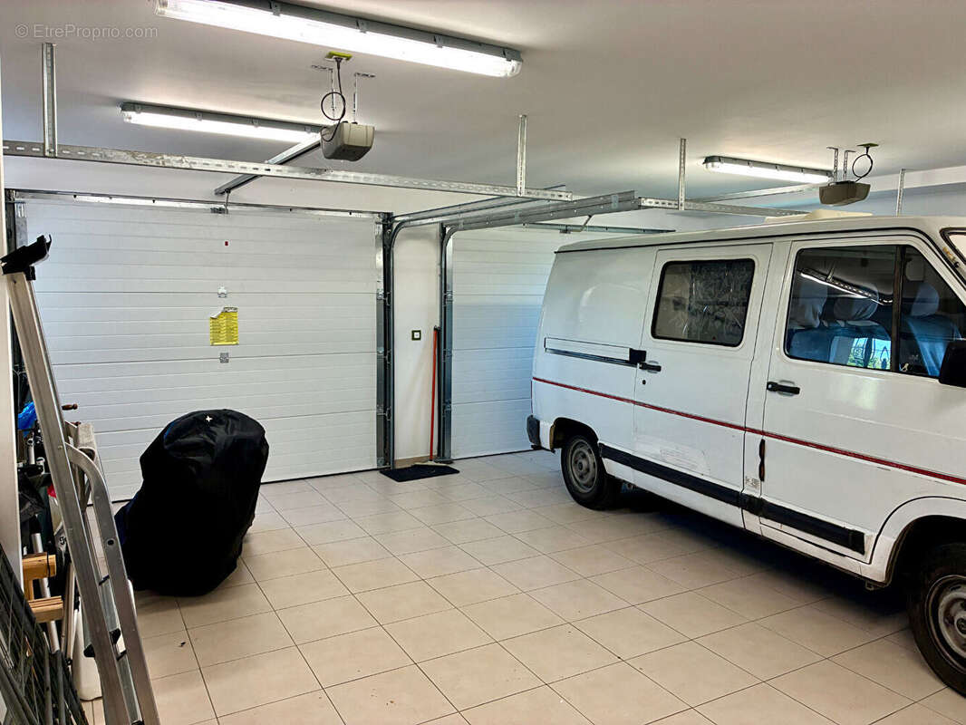 Maison à SAINT-ETIENNE-DE-FOUGERES