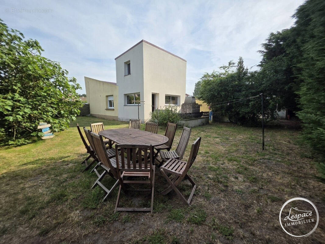 Maison à OYE-PLAGE