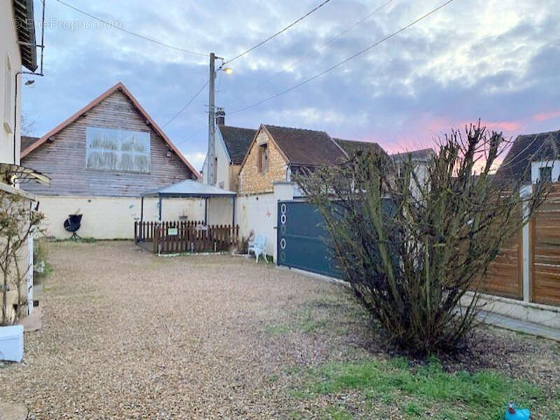 Maison 112 m² à Theil-Sur-Vanne  - photo 2