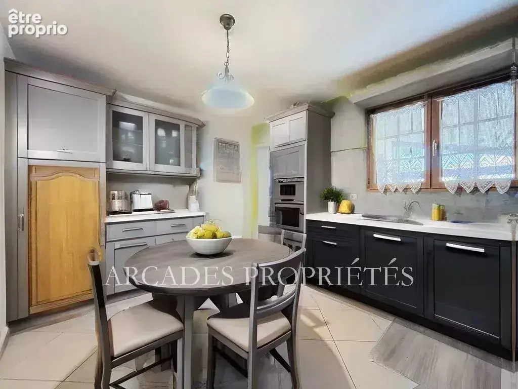 Élégante maison familiale avec piscine au cœur de bègle - photo 6