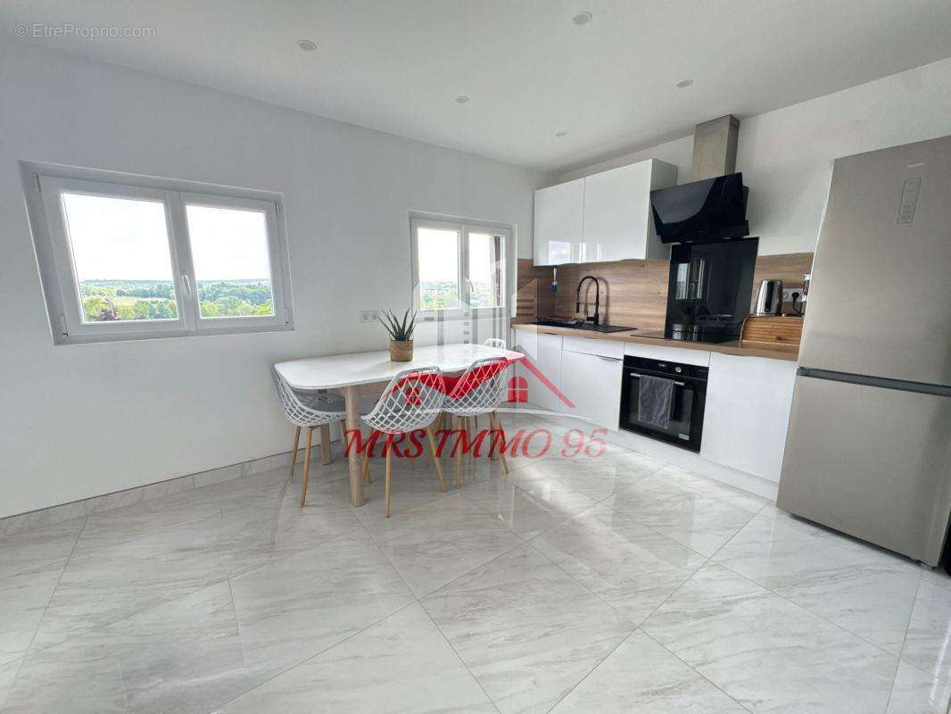 Maison à CHAUMONTEL