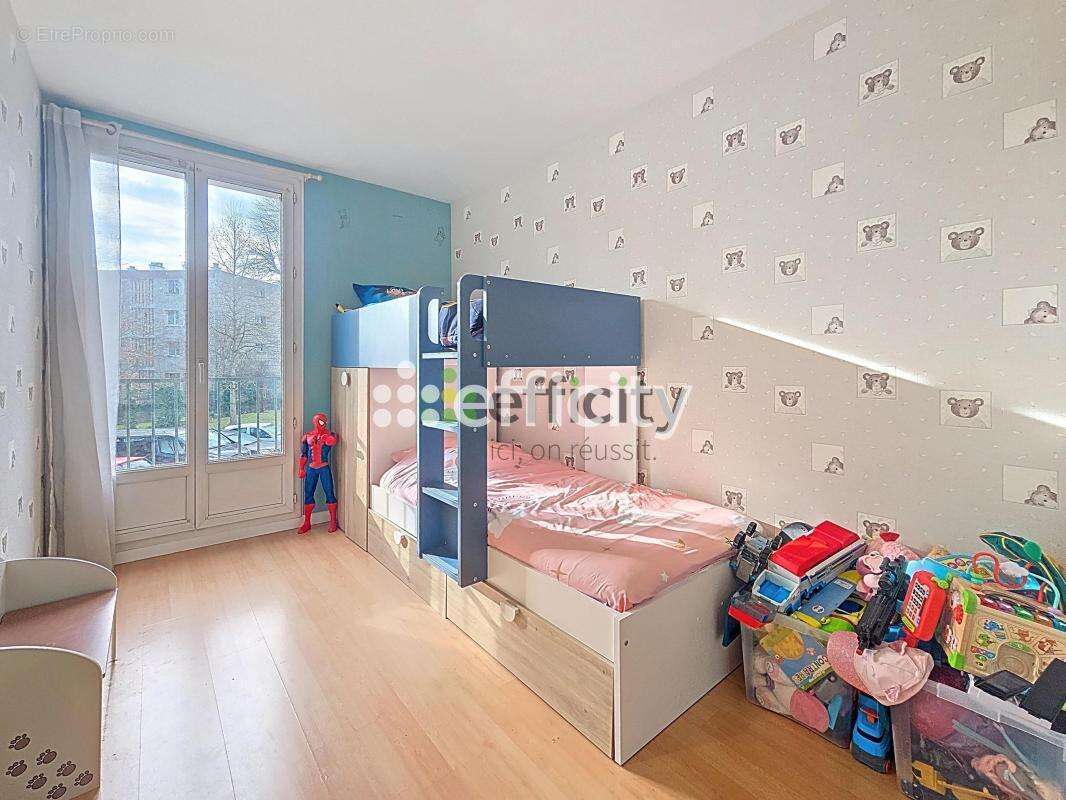 Appartement à LE PLESSIS-TREVISE