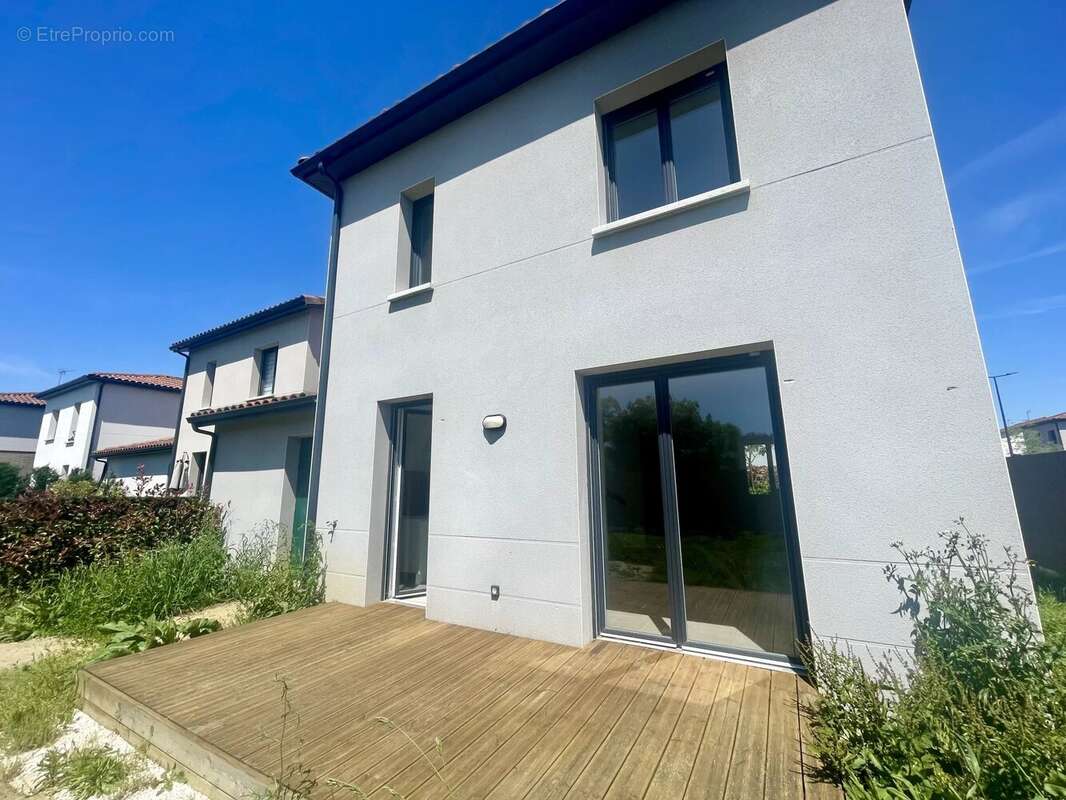 Maison à MONDONVILLE