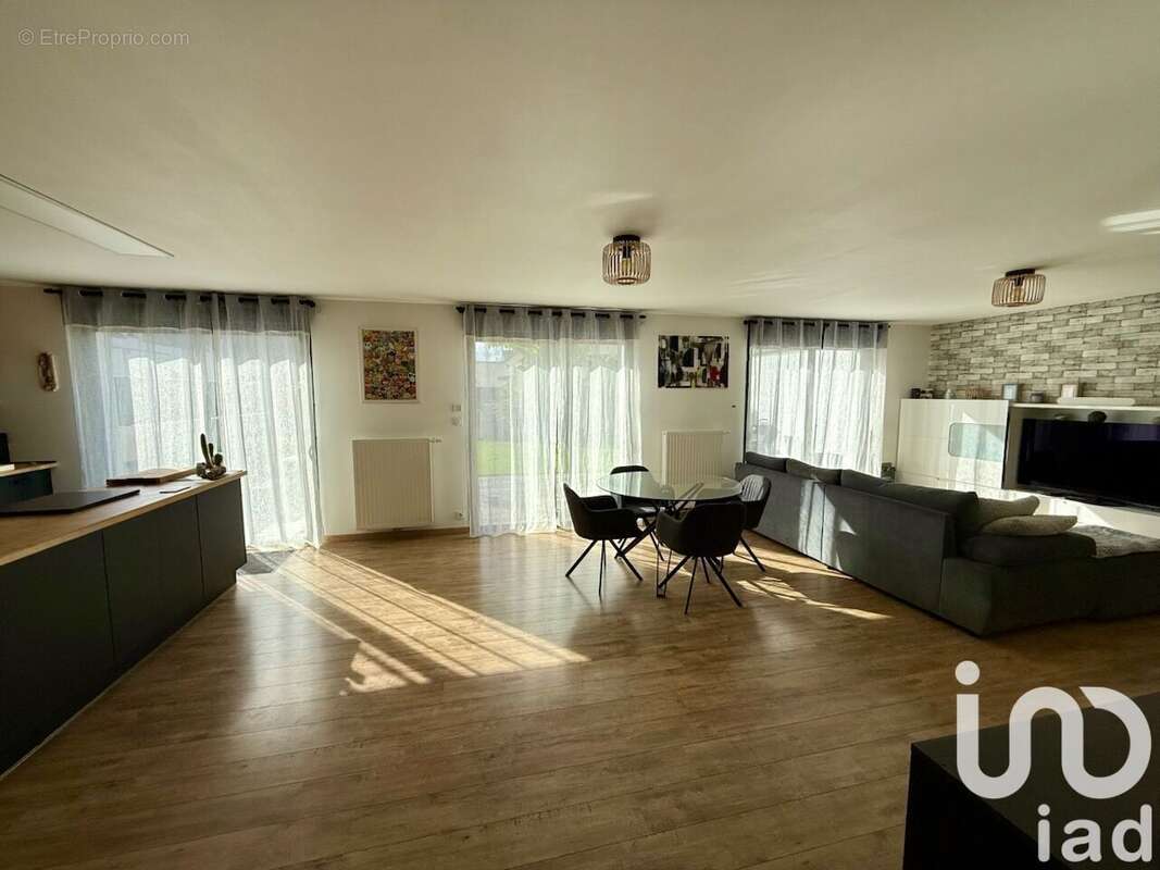 Photo 3 - Maison à MEUCON