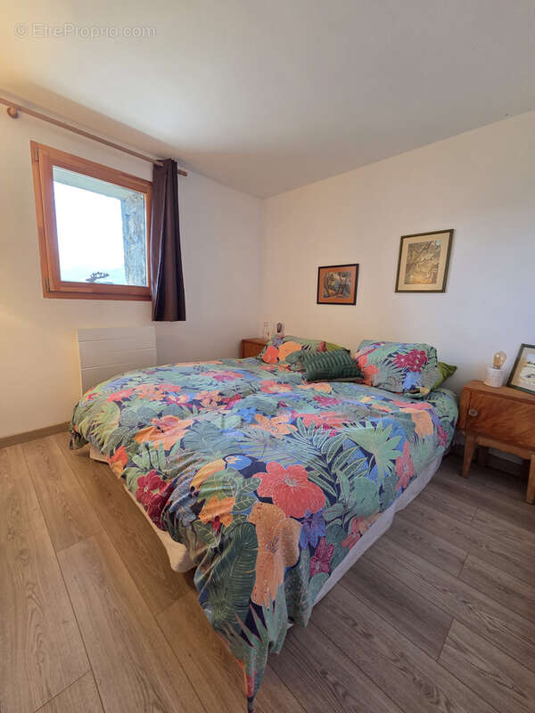 Maison à ENCHASTRAYES