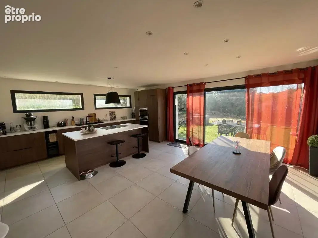 A vendre la seyne sur mer 83500 limite six-fours  villa recente 2 chambres jarin vue degagee - photo 8