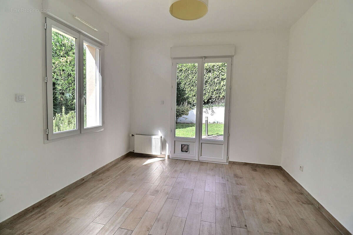Maison à L'ETANG-LA-VILLE