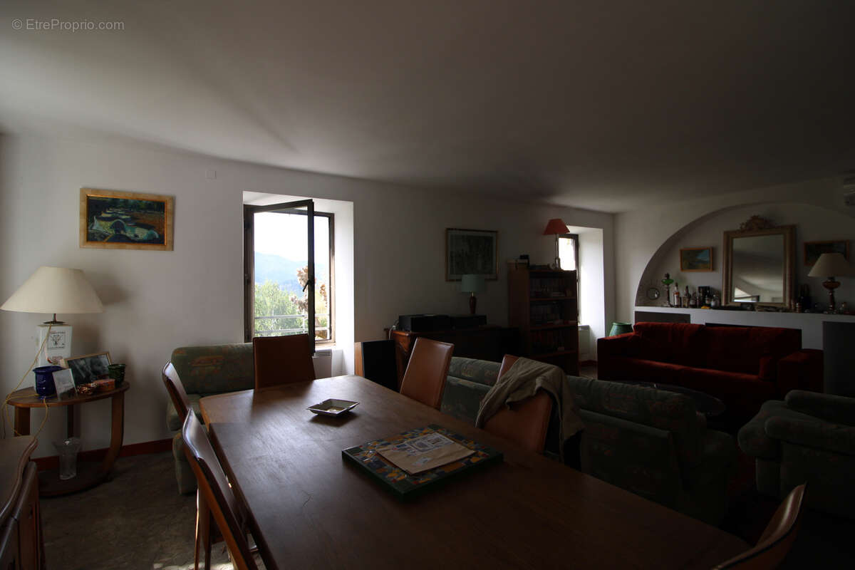 Maison à COLOMBIERES-SUR-ORB
