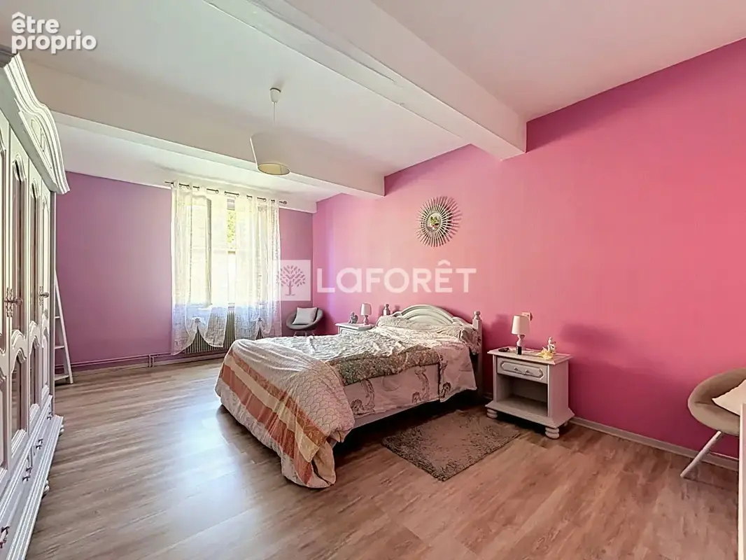 Demeure FAMILIALE à vendre au coeur du village - 7 pièce(s) 265 m2 - photo 16