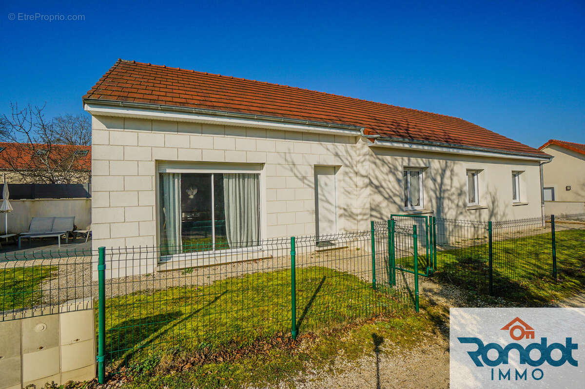 Maison à IS-SUR-TILLE