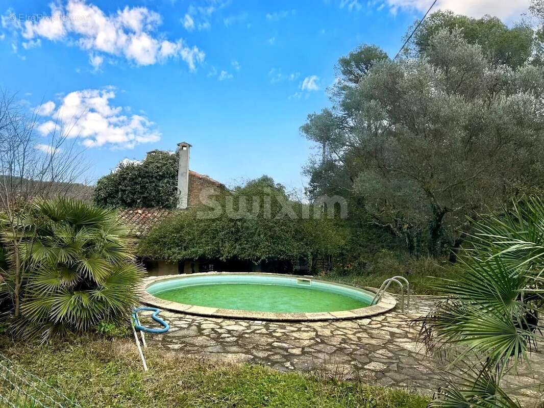 Maison à ENTRECASTEAUX