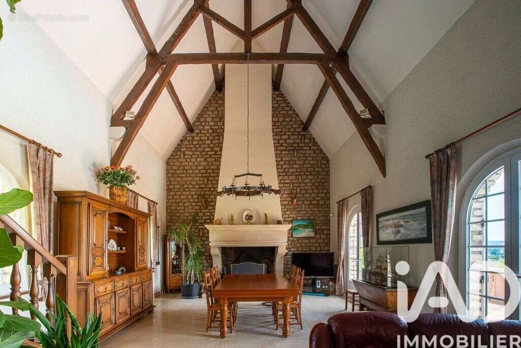 Photo 2 - Maison à LE MONT-SAINT-ADRIEN