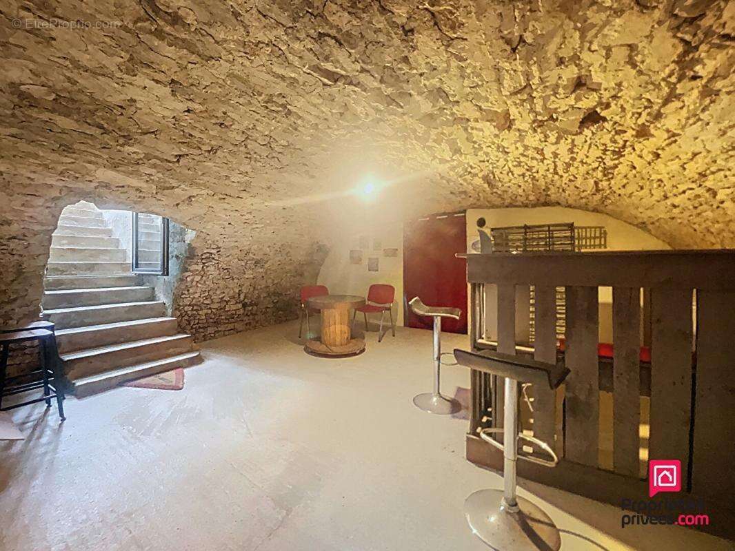 Maison à SAINT-COSME-EN-VAIRAIS