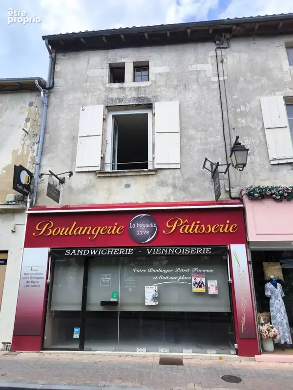 Photo 1 - Commerce à SAINT-JEAN-D'ANGELY